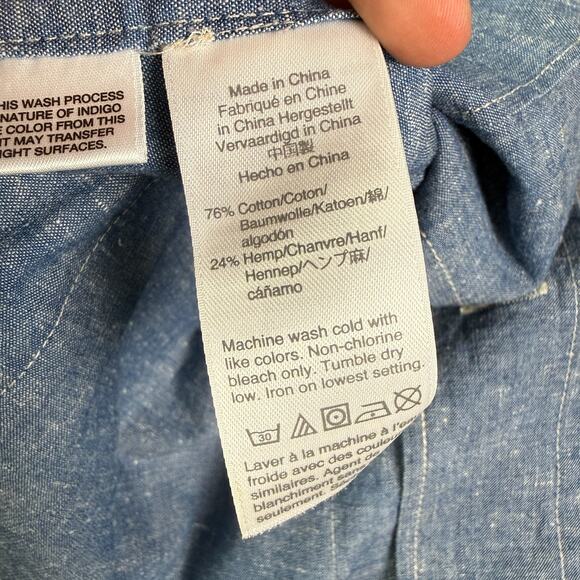 Wallace & Barnes Chambray 4-Pocket Camp Shirt Mens M Loop Collar Guayabera - Picture 5 of 10